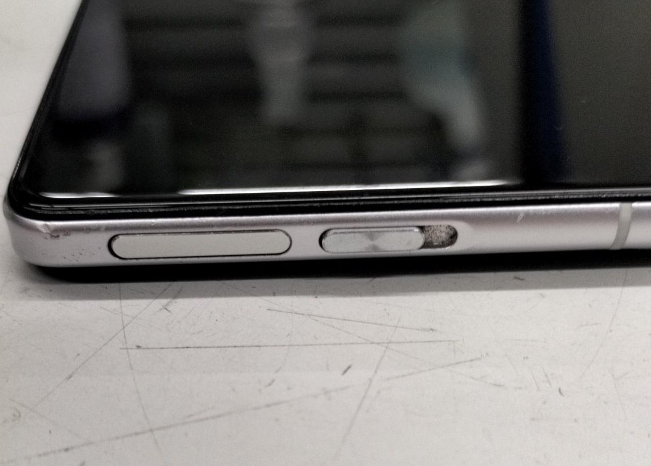 ボタンを切り替えると左側が出てきます。