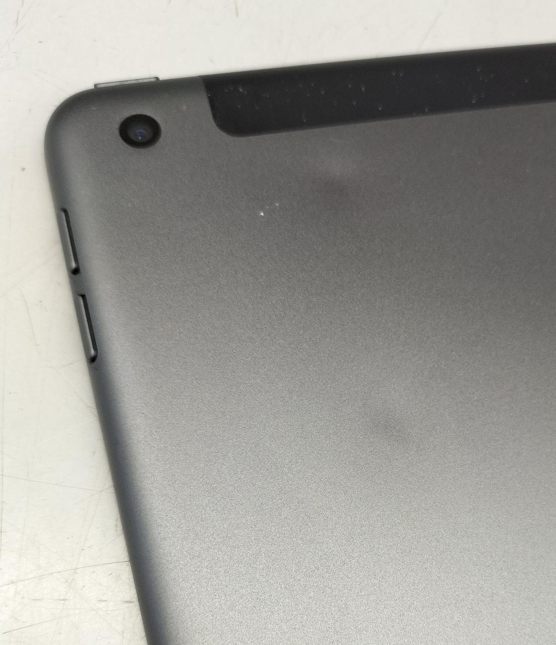 2箇所にへこみあり