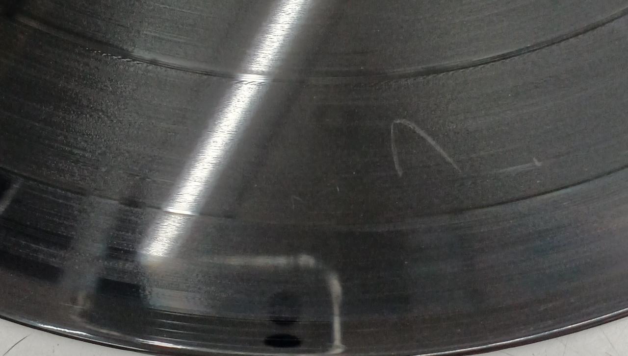 キズあります。