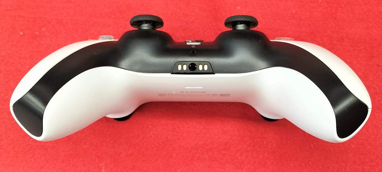 中心部分若干隙間が空いています。