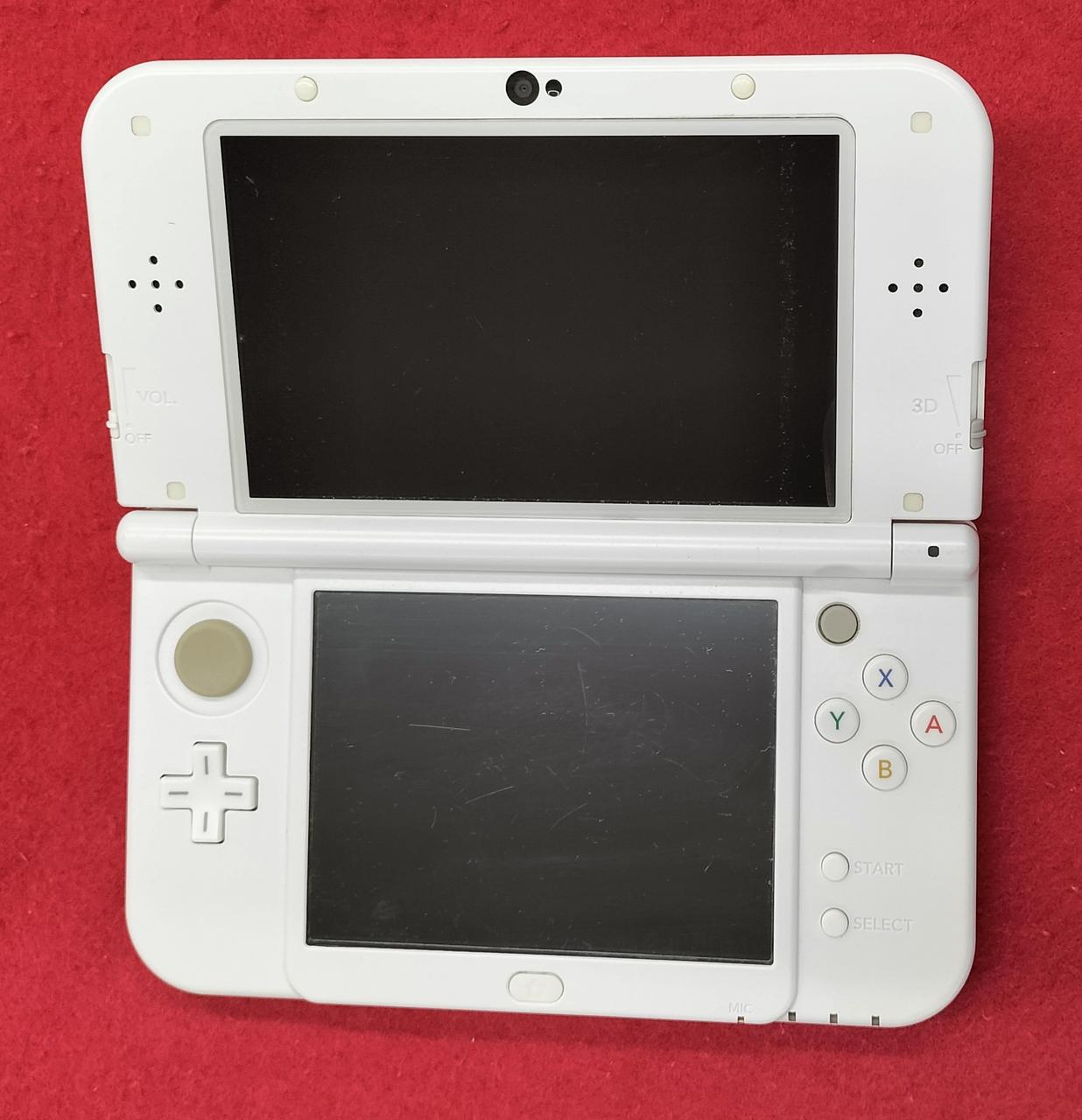 画面にフィルム貼られています。