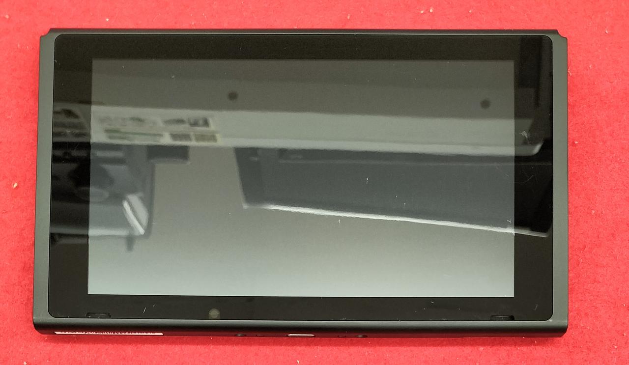 本体両端にキズ小あります。