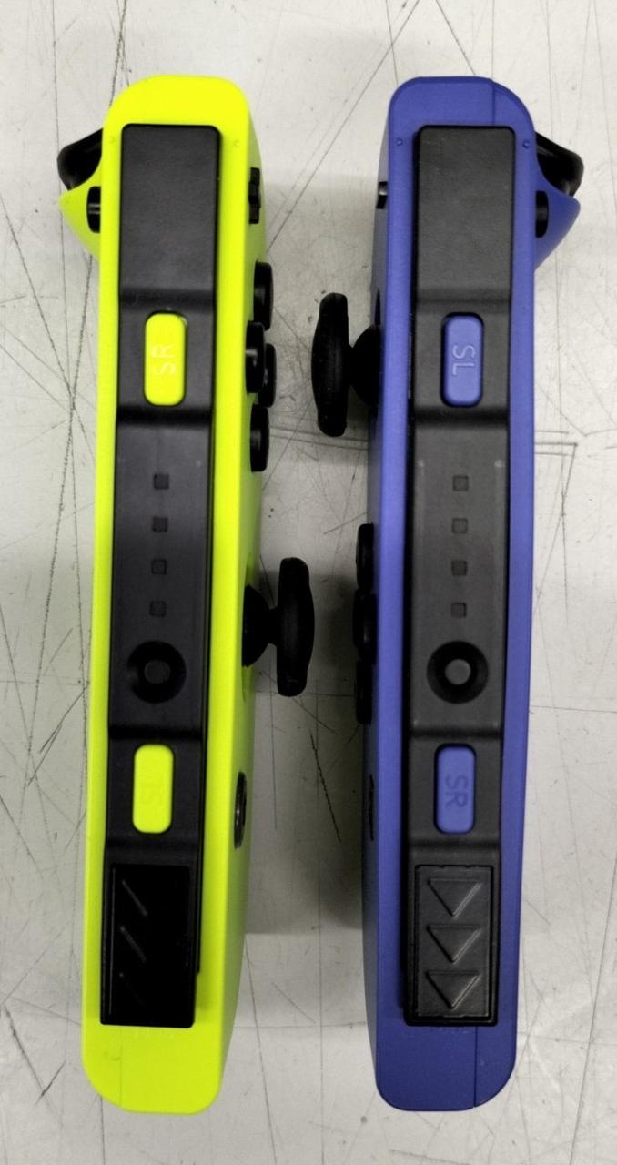 紺色側のJoyconバッテリー膨張小あり