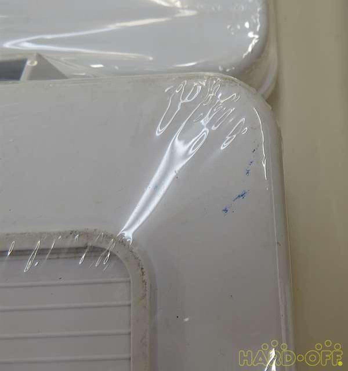 ケースが白いのでキズ汚れが目立ちます。