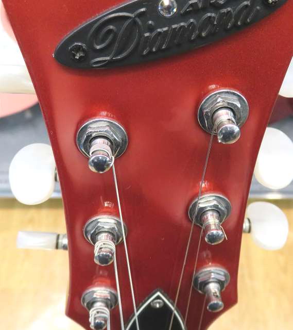 ペグブッシュ周辺に塗装曇り.