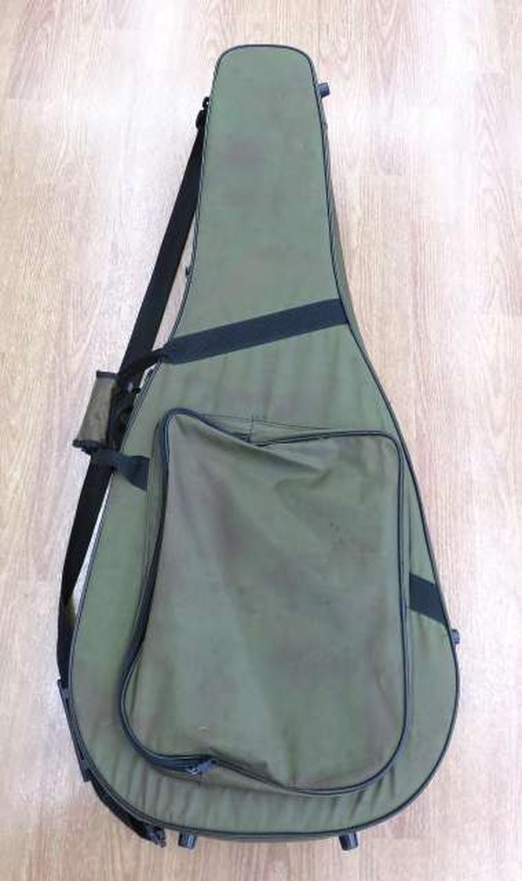 セミハードケース付属.