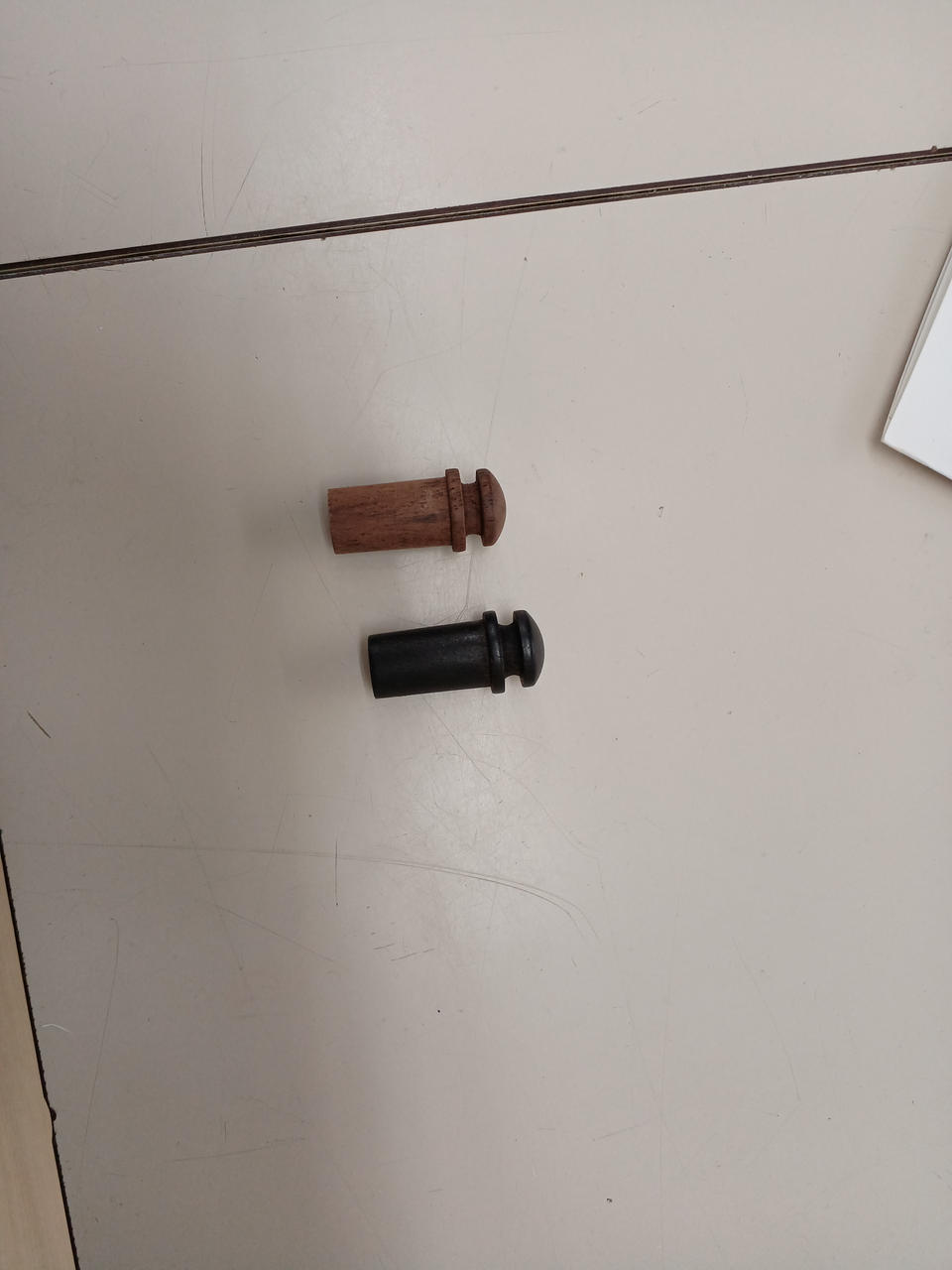 エンドピン2種類あり。