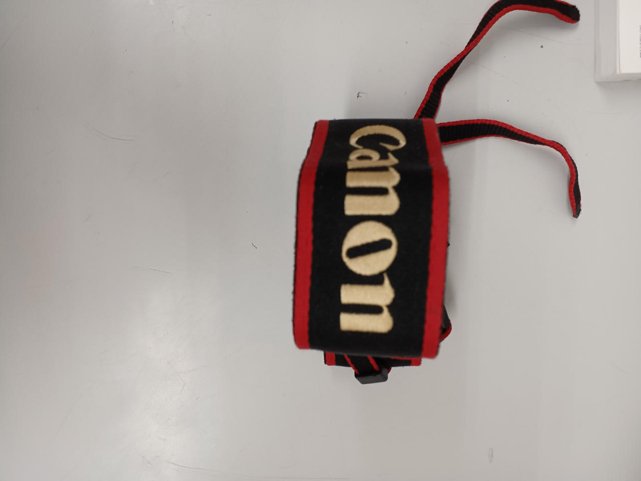 ※ストラップ黄ばみあり