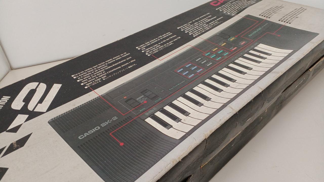 【本体のみ】CASIO SK-10 サンプリングキーボード CASIO SK-5 + CASIO SK-10 PCM (Pulse Code Modulation