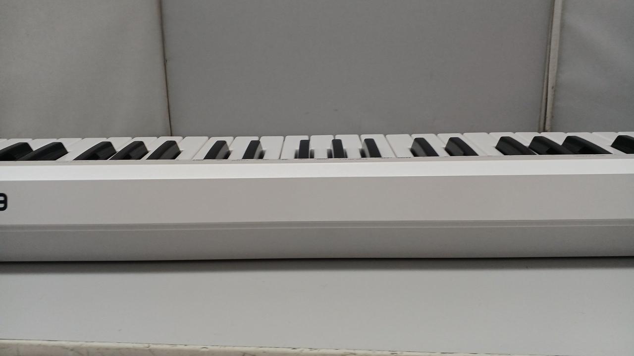 値下げ中　Roland 　電子キーボード　EP-11  希少品♪美品 Roland ローランド / V-STAGE 88 [純正キャスター付きケース