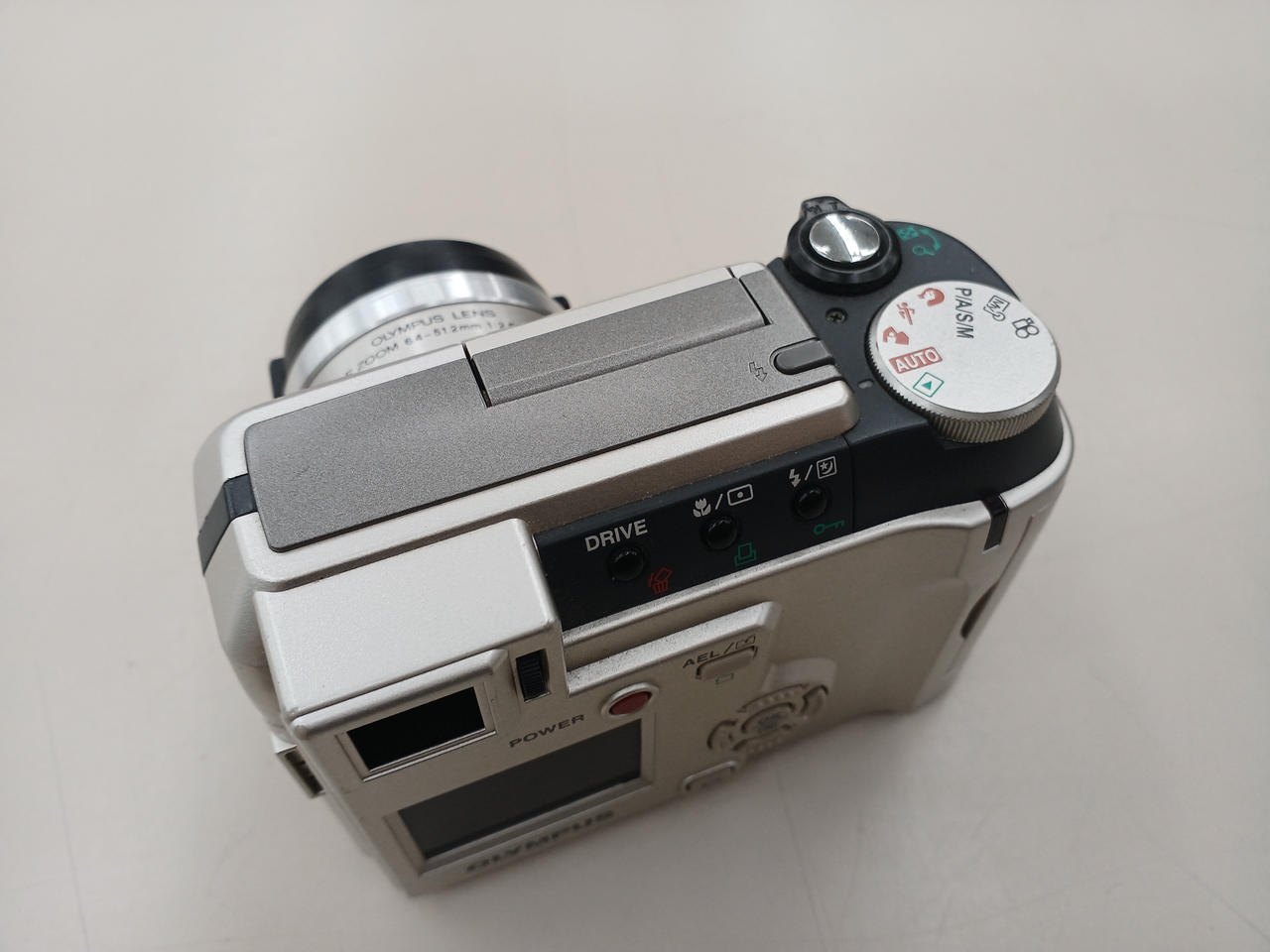 OLYMPUS デジタルカメラ コンパクトデジタルカメラ：OLYMPUS XZ-1：カメラ製品：カメラ