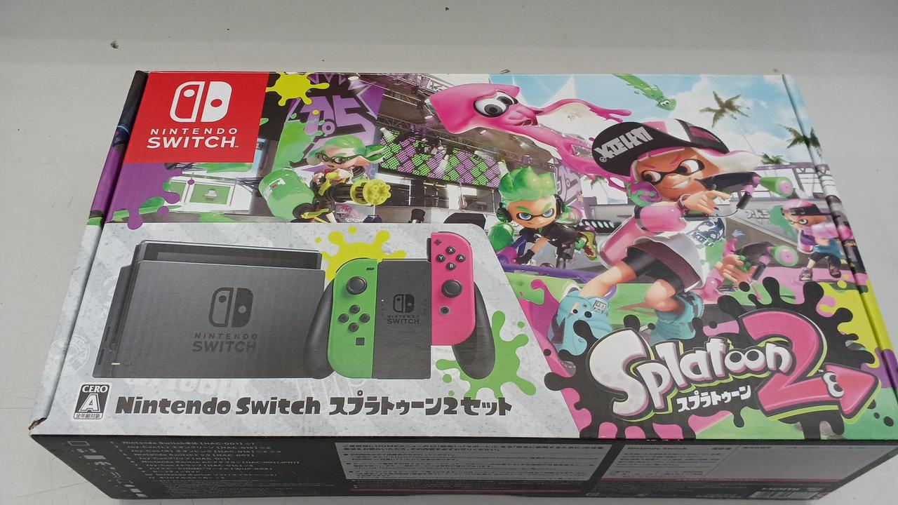 Nintendo Switch スプラトゥーン2セット 画面に黄ばみがあります。 北米のWalmartで『NIntendo Switch スプラトゥーン2セット』が9