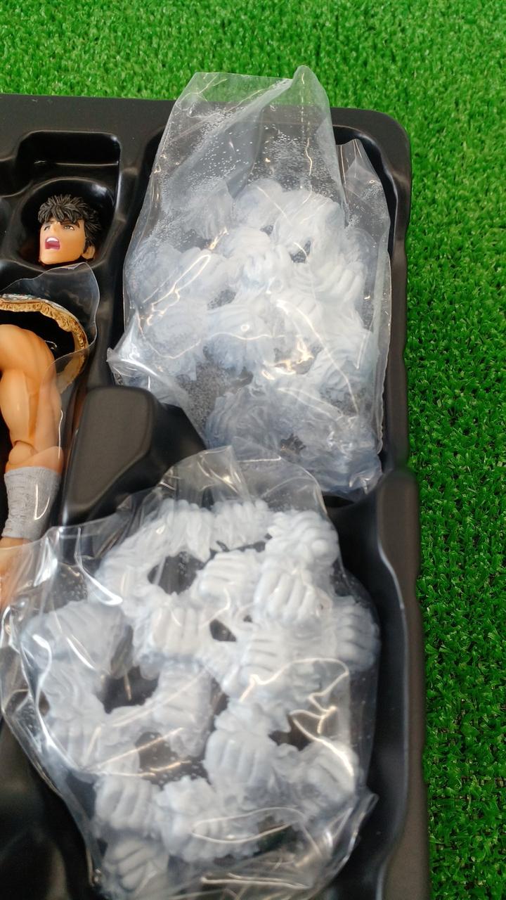 ビニールに塗装移りあり、べたつきは無し