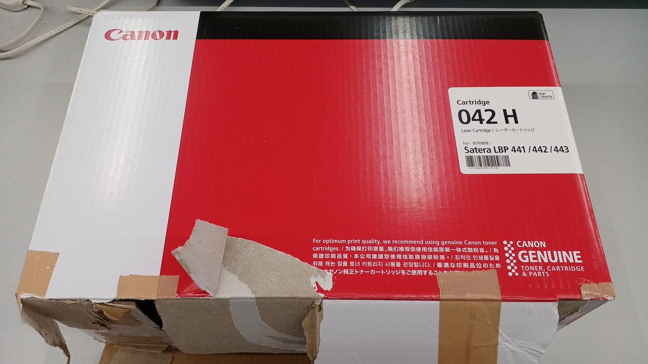 外箱ダメージ多数