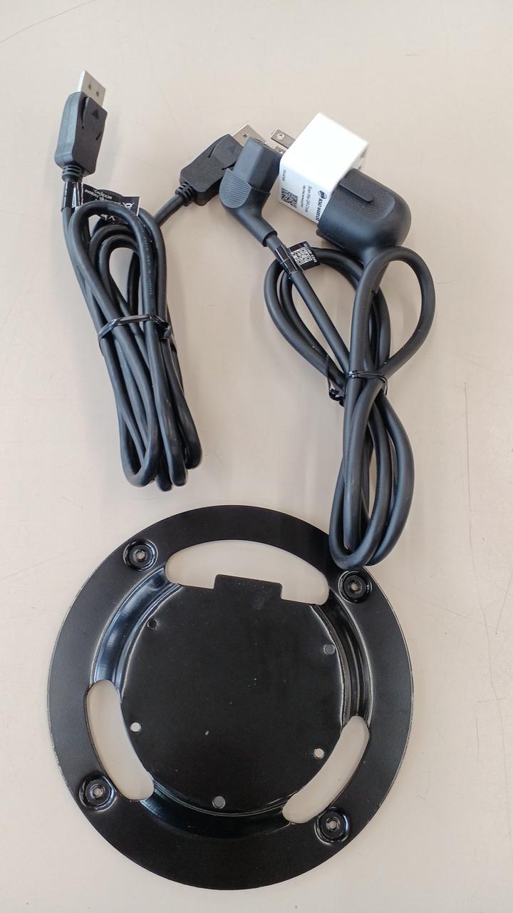 付属品は写真の物のみです。