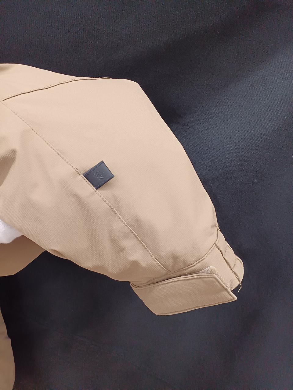 袖口絞って調節できます(^ー^)