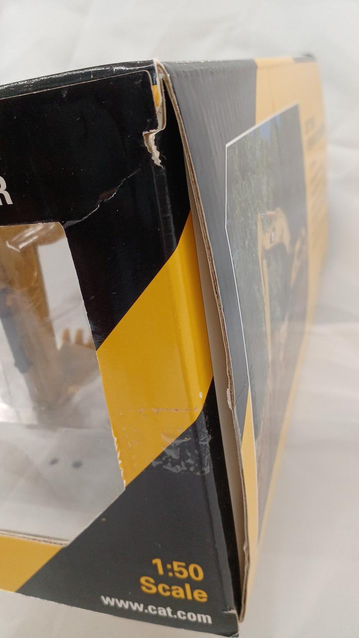 ふたが浮いた状態です