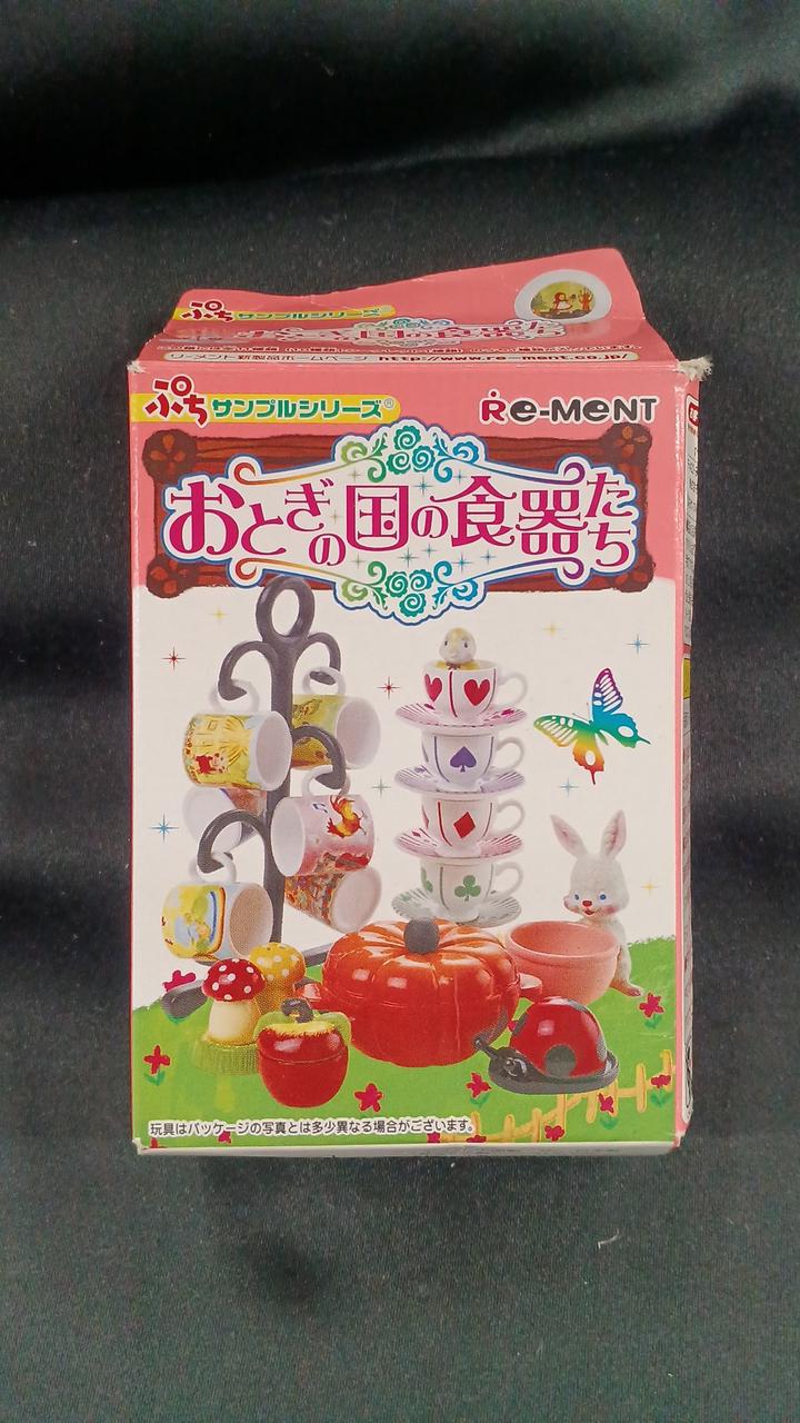箱全体的に歪み傷みあります