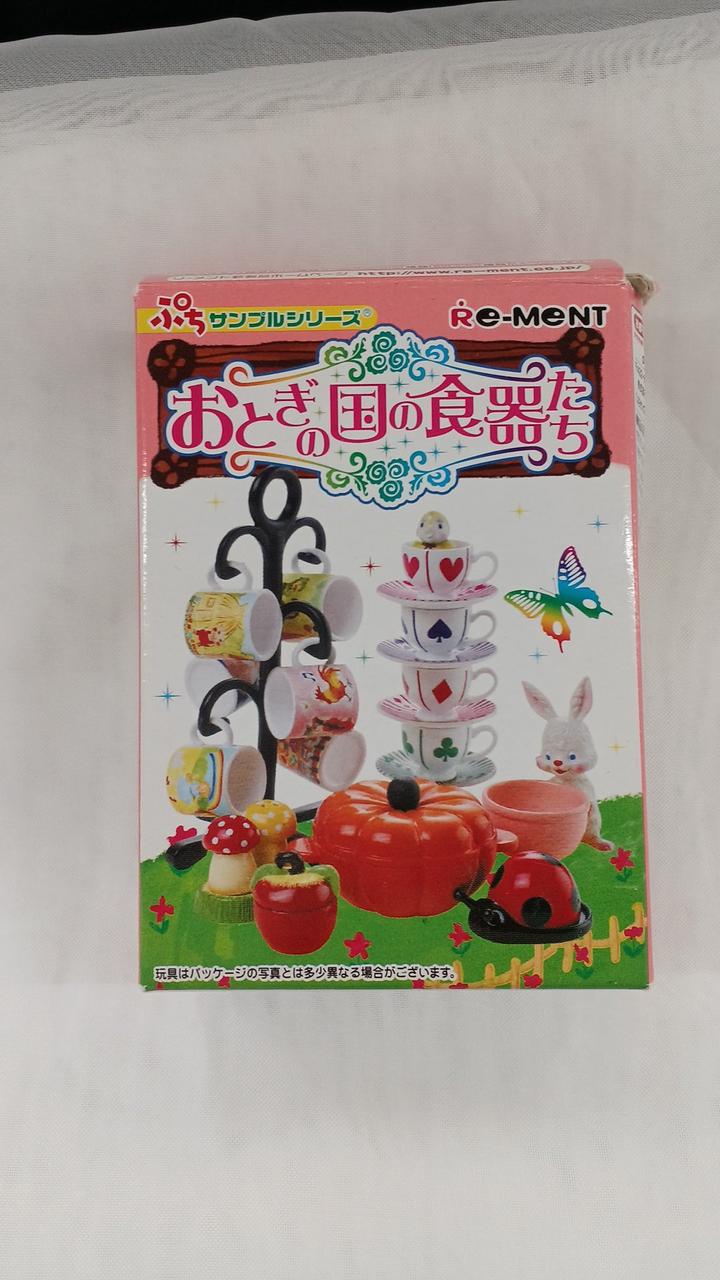 箱全体的に歪み傷みあります