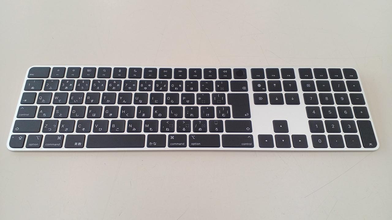 充電用USBケーブル欠品しています