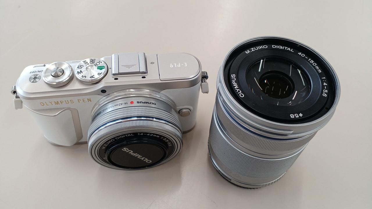 レンズ内細かいチリ混入あり