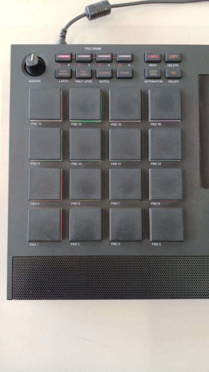 パッド部テカりあります