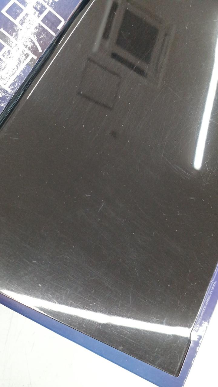 薄いキズ多数あります