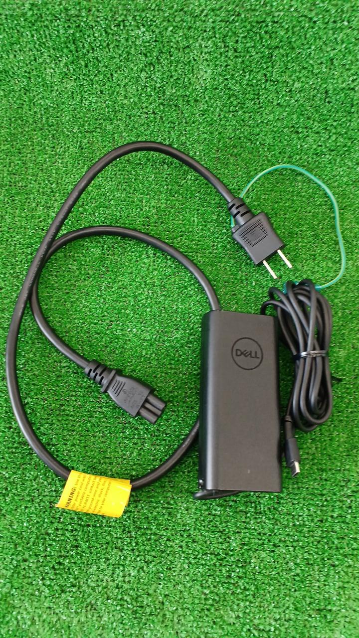 付属品は電源のみです。