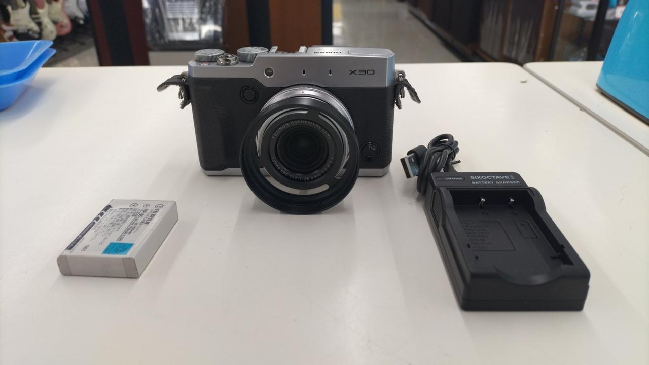 【ジャンク品】フジフィルム、X30（コンパクトデジタルカメラ） Amazon.co.jp: FUJIFILM デジタルカメラ X30 シルバー FX-X30 S