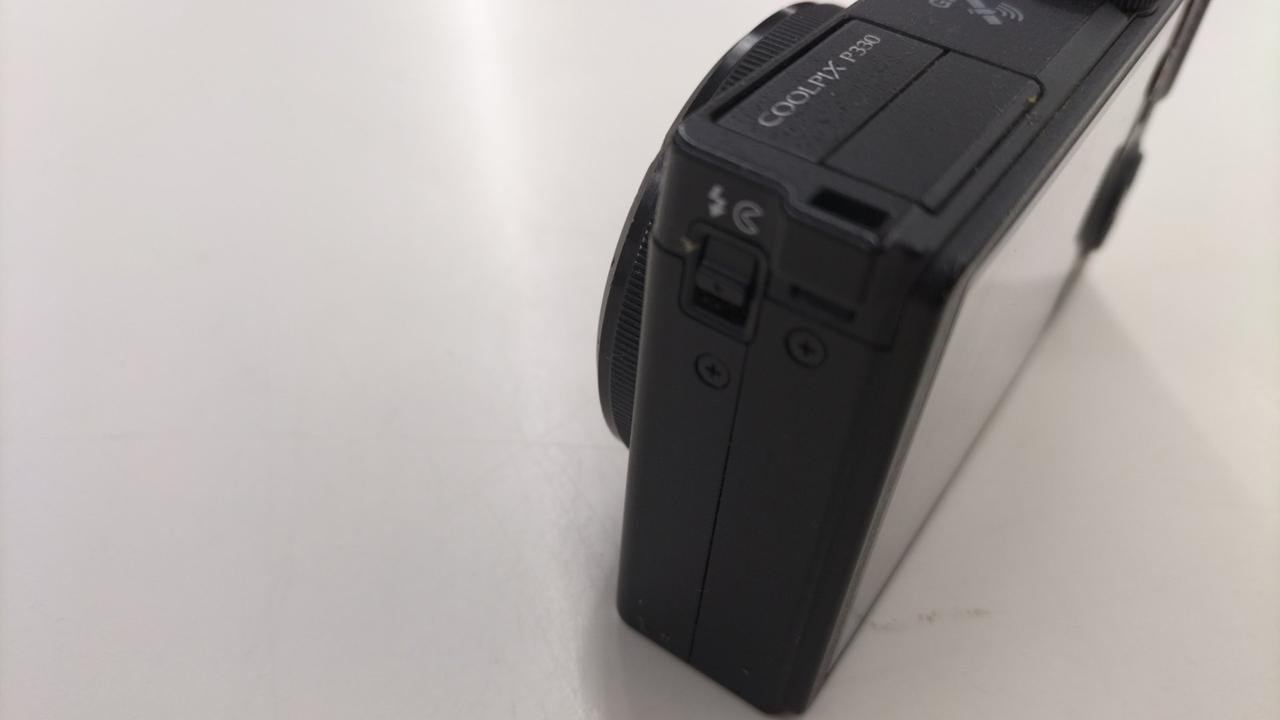 2717 Nikon ニコン COOLPIX デジカメ P330 【ジャンク品】 ☆ジャンク品☆ Nikon ニコン COOLPIX P330 ホワイト コンパクト