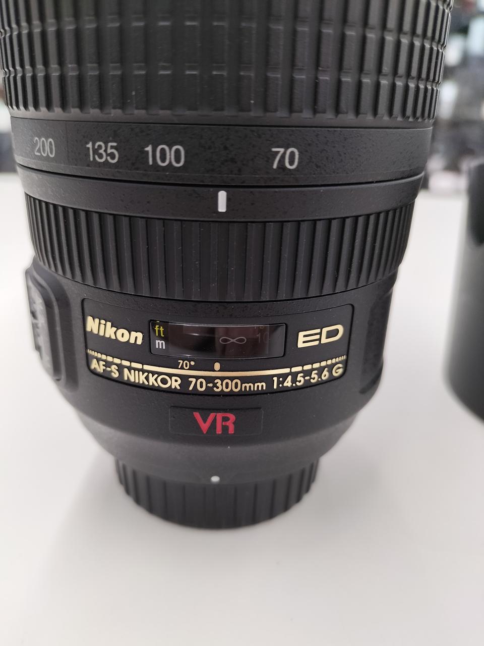 希少品❤ニコン Nikon AF-S 70-300mm❤超望遠レンズ NIKKOR ニコン Nikon AF-S VR Zoom Nikkor 70-300mm f4.5-5.6G