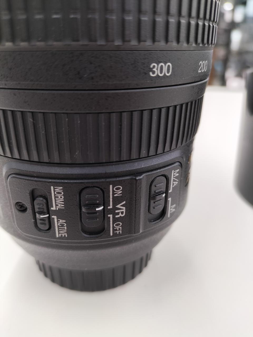 衝撃 値下げ 極美品 Ｄ300 Ｓ数2290回 35-70mmズーム 9/30迄 衝撃特価 極美品 D300 S数2290回 35-70mm ズーム付き - メルカリ