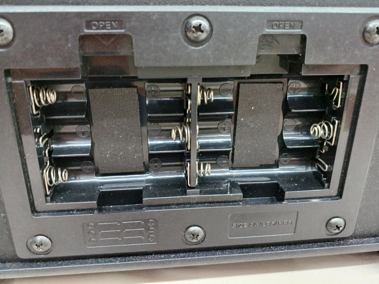 Roland アンプ本体 赤 専用ケース付き 電源時々接触不良気味？？ Roland｜アンプ｜ミュージックランドKEY