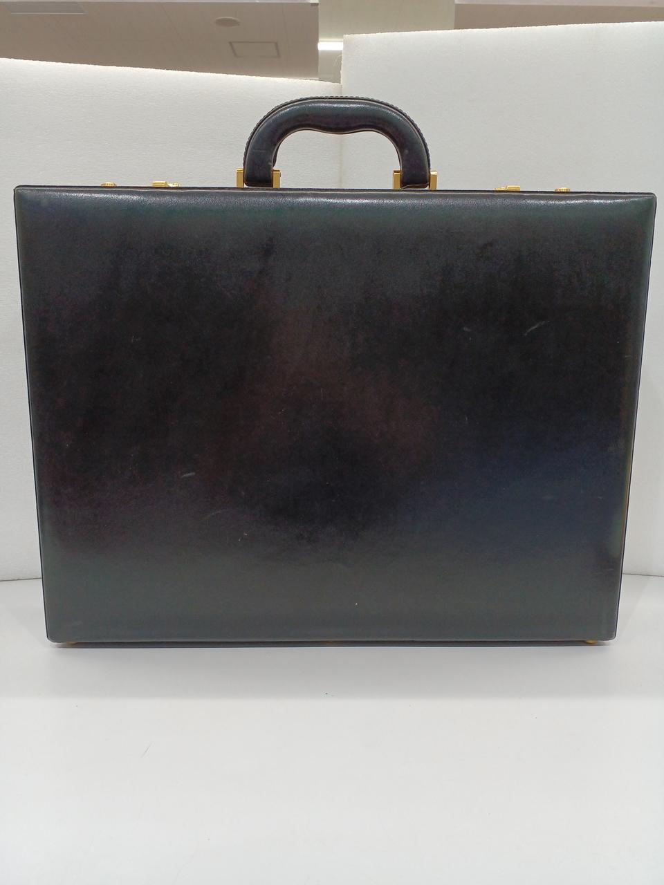 BALLY ブラックレザーのアタッシュケース Bally BALLY バリー アタッシュケース クロコダイルレザー