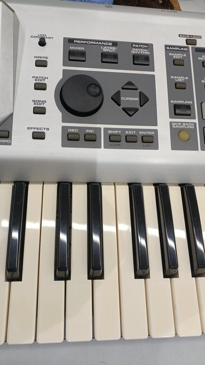 Roland Fantom X6 動作はしますがジャンク品です。 Roland Fantom-X6 