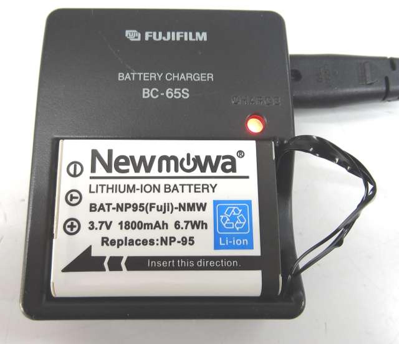 隙間をハーネスで埋めると充電し始める。