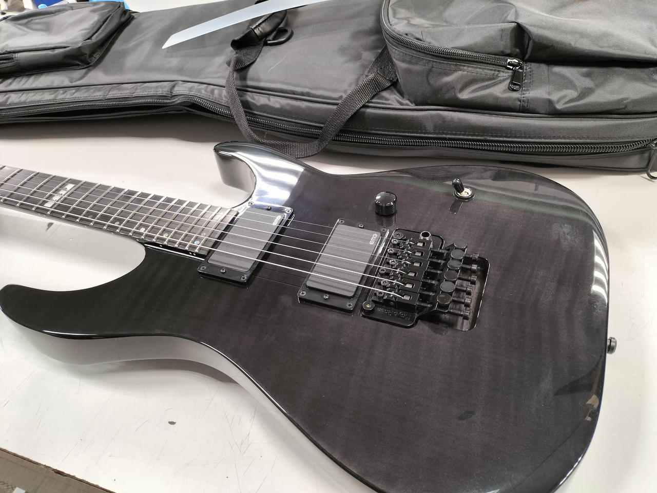 ESP エレキギター ブラック ハードケース付き 【イーエスピー】 イーエスピー(ESP)|エレキギター|HARDOFFオフモール（オフモ