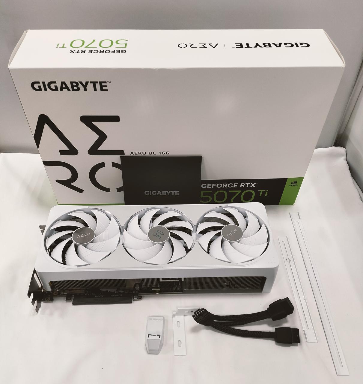新品未開封 GIGABYTE RTX5070Ti AERO OC 新品未開封 GIGABYTE