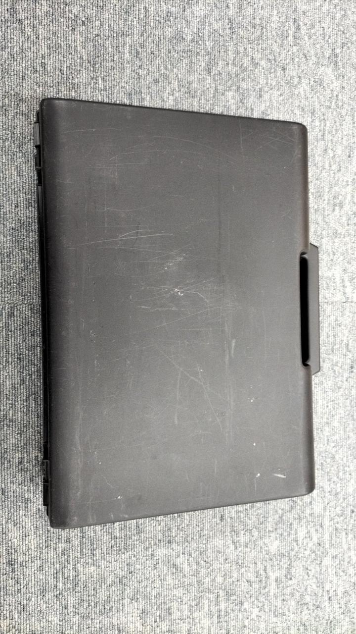 ケース使用感あり