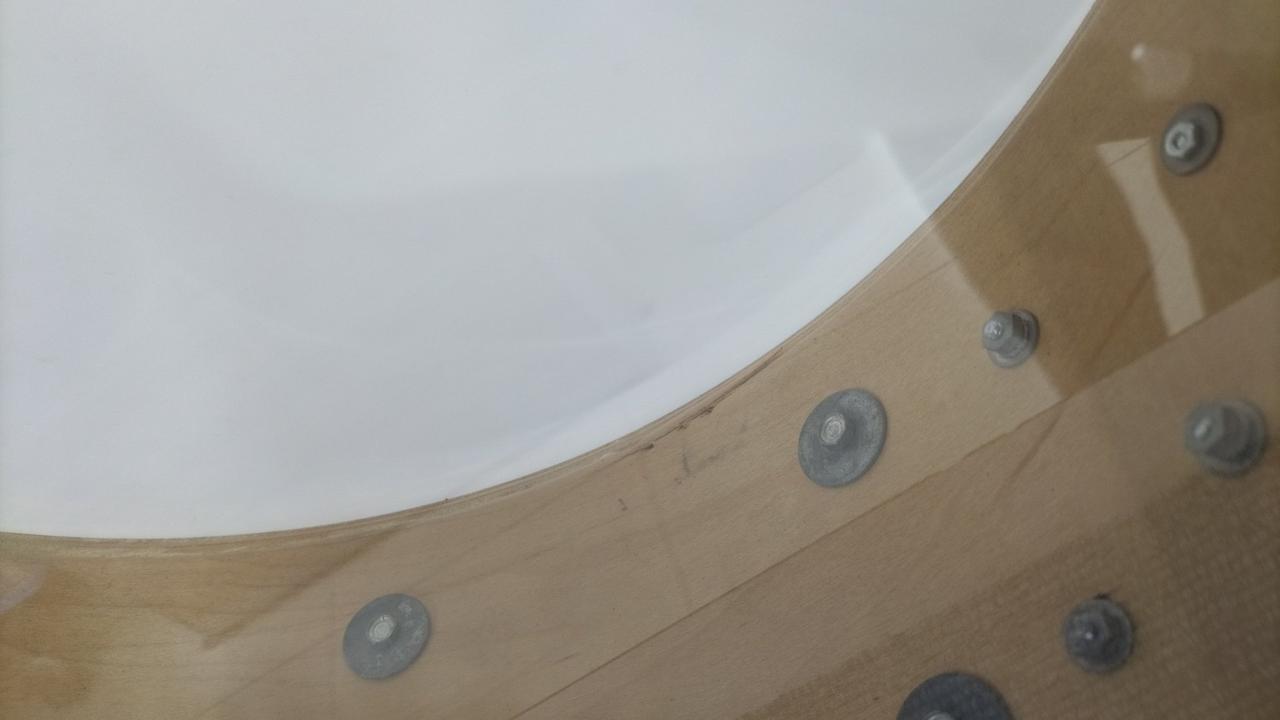 内部木目一部欠けがあります。