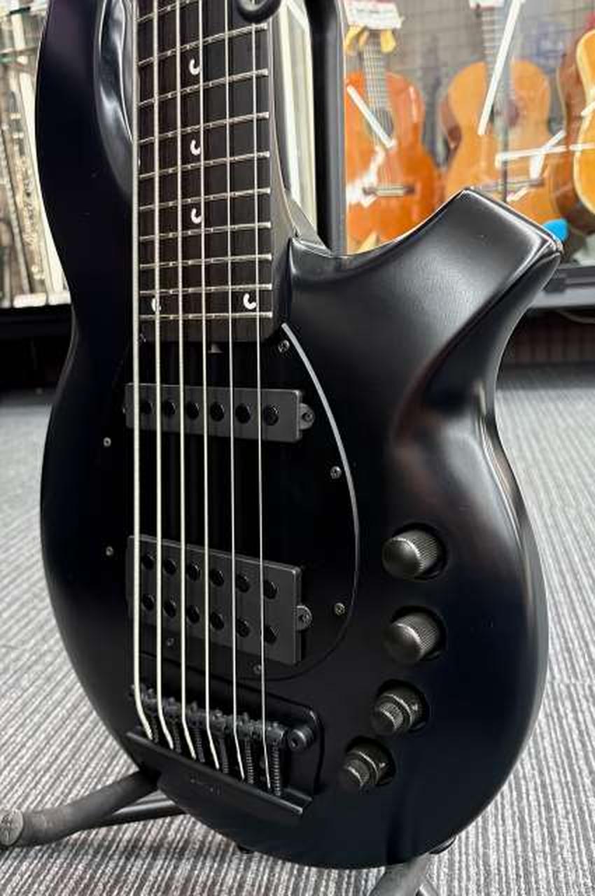 【美品】ミュージックマン エレキベース 黒×金 アーム付き エレキベース ミュージックマン」の人気商品一覧 | 安い商品を