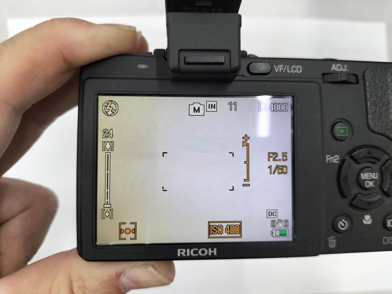 ※左側に焼けあり。