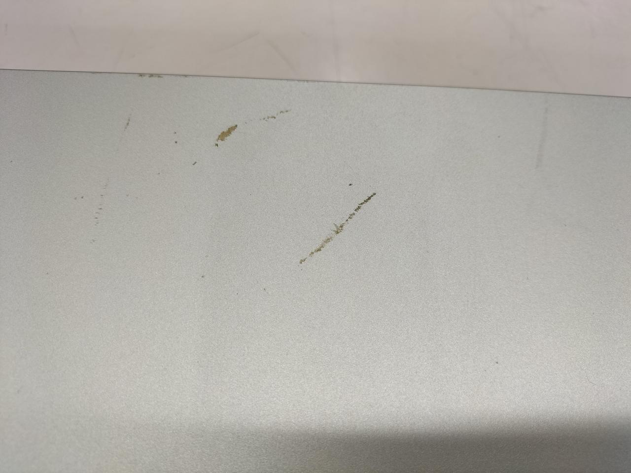 天板にキズあります