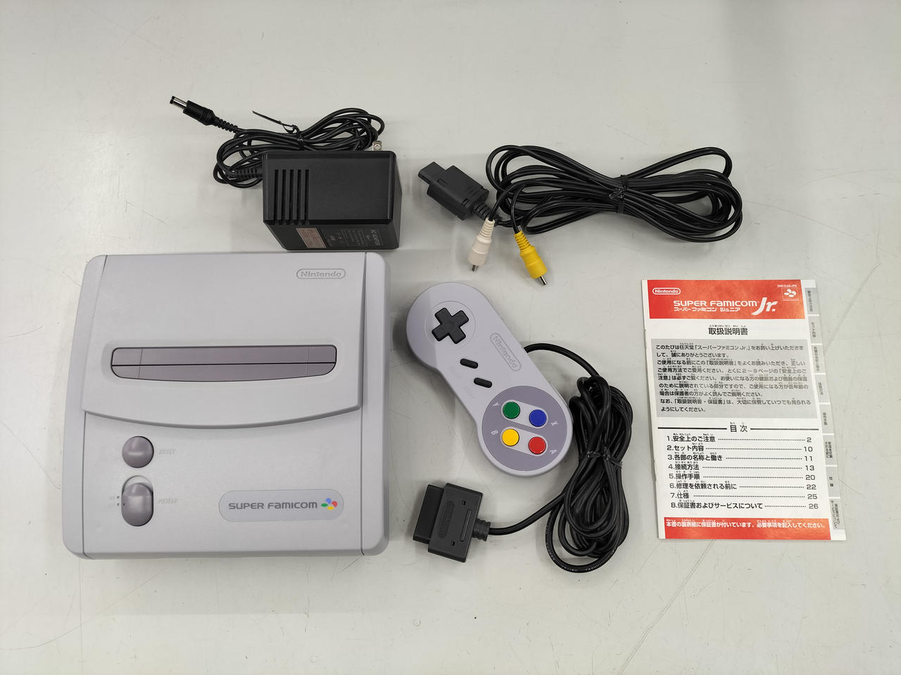 美品のスーパーファミコン　ジュニア！