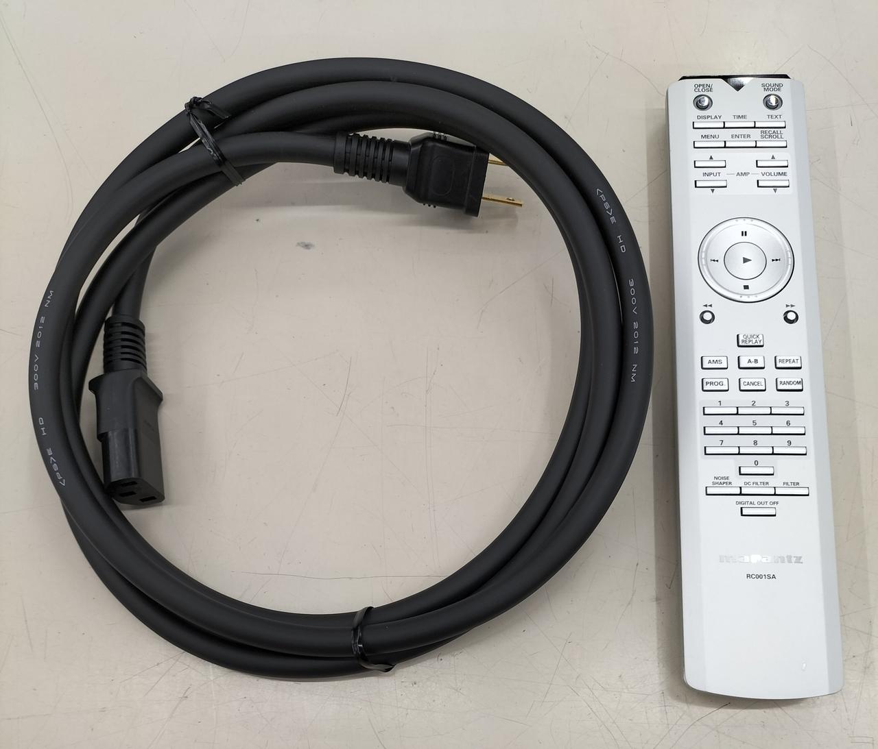 付属品はACコード、リモコンのみです