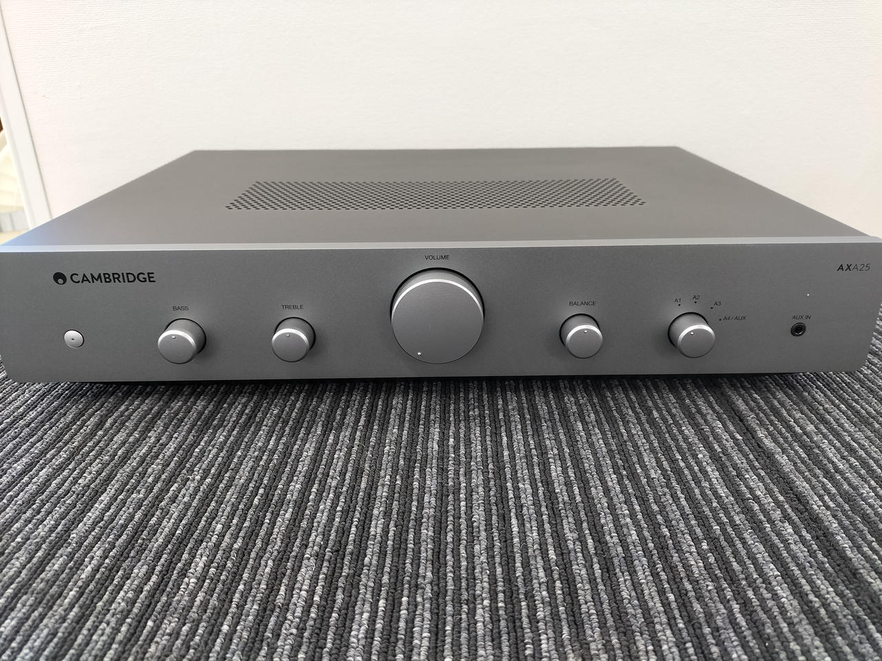 美品 CAMBRIDGE AUDIO プリメインアンプ AXA25 シルバー Amazon.co.jp: Cambridge Audio(ケンブリッジオーディオ