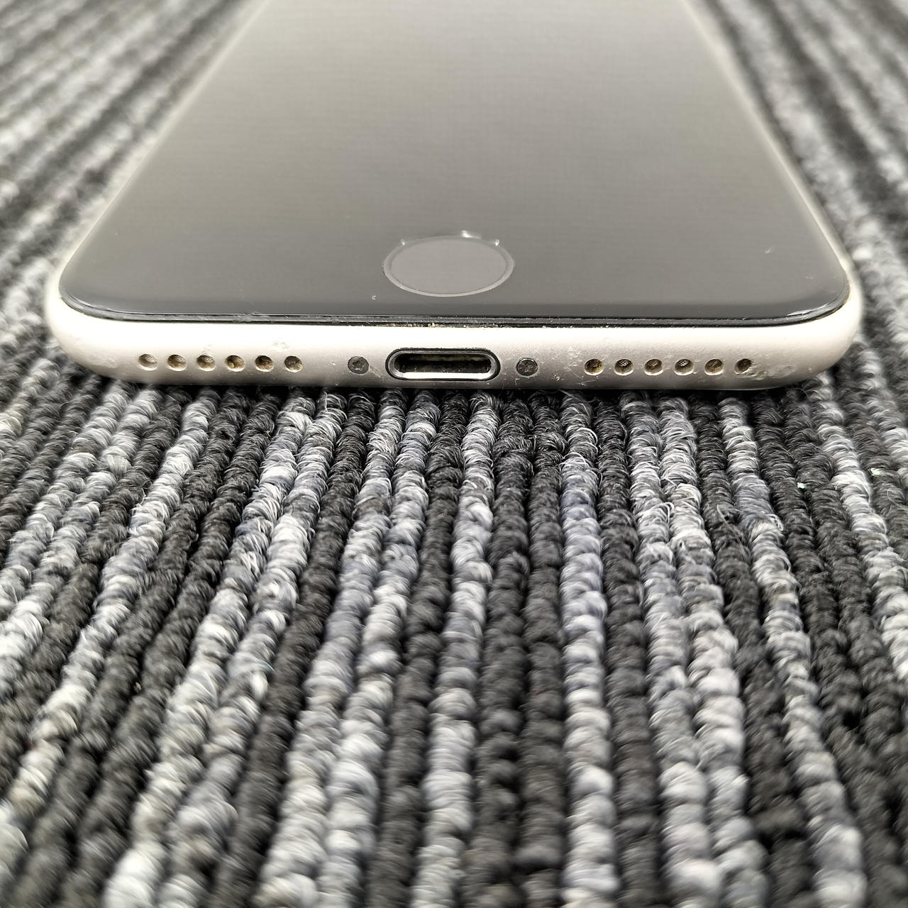 APPLE|【キズ有り】iPhone SE3 64GB|HARDOFFオフモール（オフモ