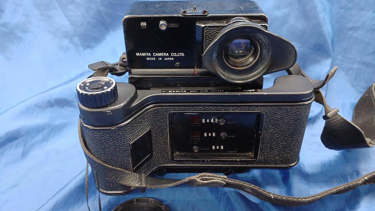 ☆訳アリ美品☆ マミヤ MAMIYA UNIVERSAL ボディ 中判カメラ