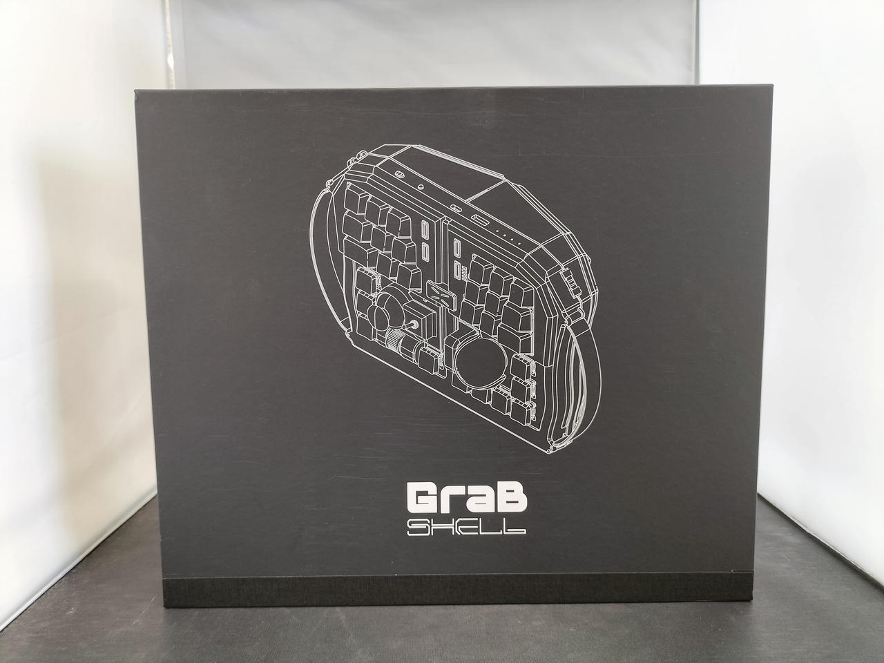 【未使用】GrabShell DBI-GSV001 [BLACK] ビックカメラ、両手で握ってタイプできる変形キーボード