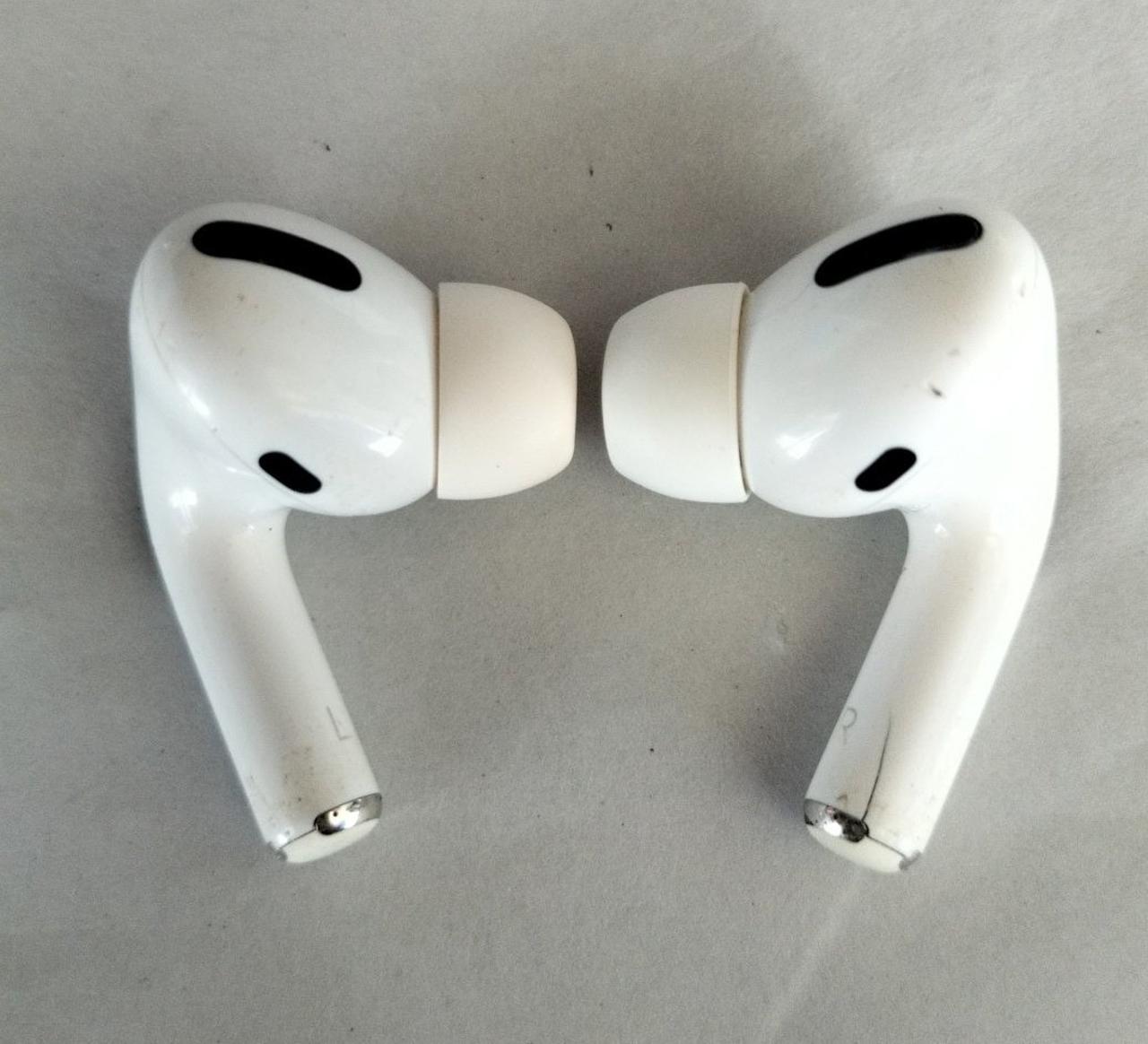 先端ひび割れあり